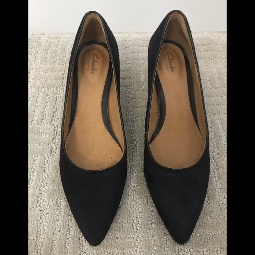 Clark’s Artisan Pumps worn once